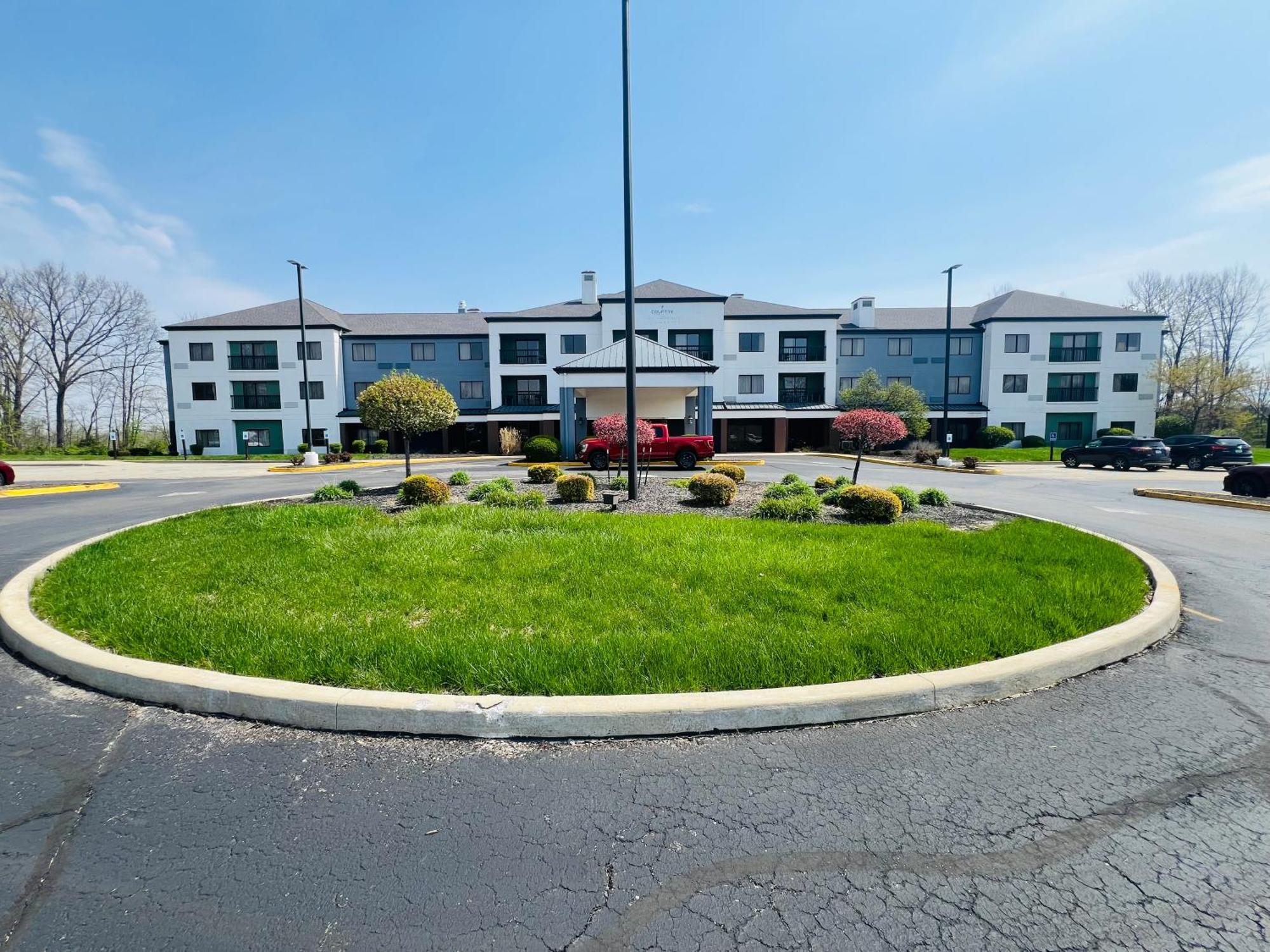 Country Inn & Suites By Radisson, Columbus-Edinburgh Exterior photo